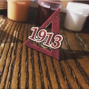 '1913 Pyramid' - Lapel Pin